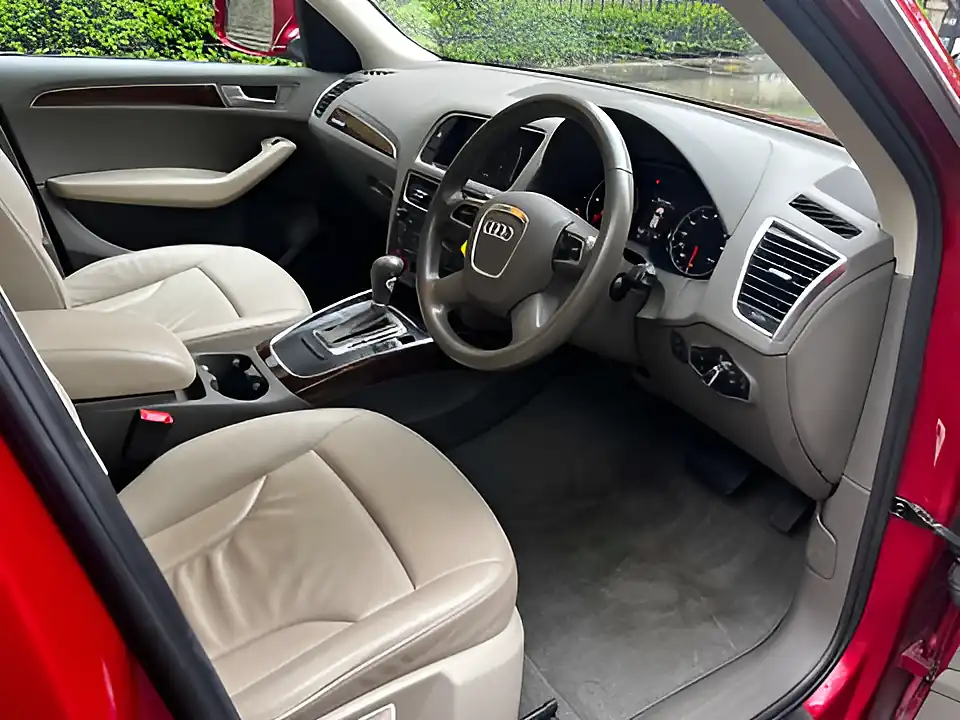 Used 2011 Audi Q5 Se Red - Interior and Exterior details 14