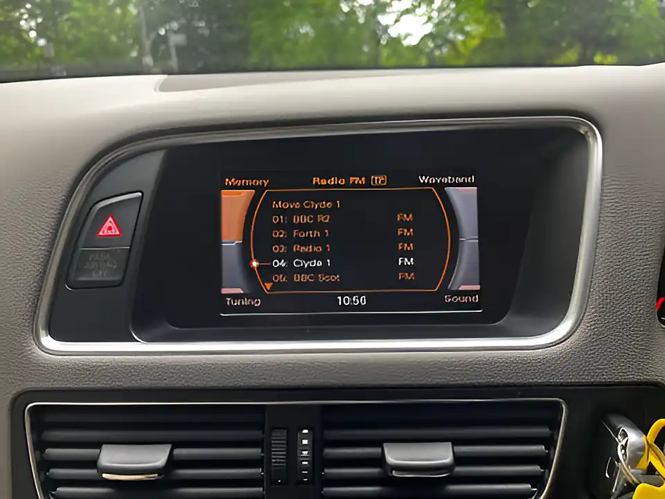 Used 2011 Audi Q5 Se Red - Interior and Exterior details 15