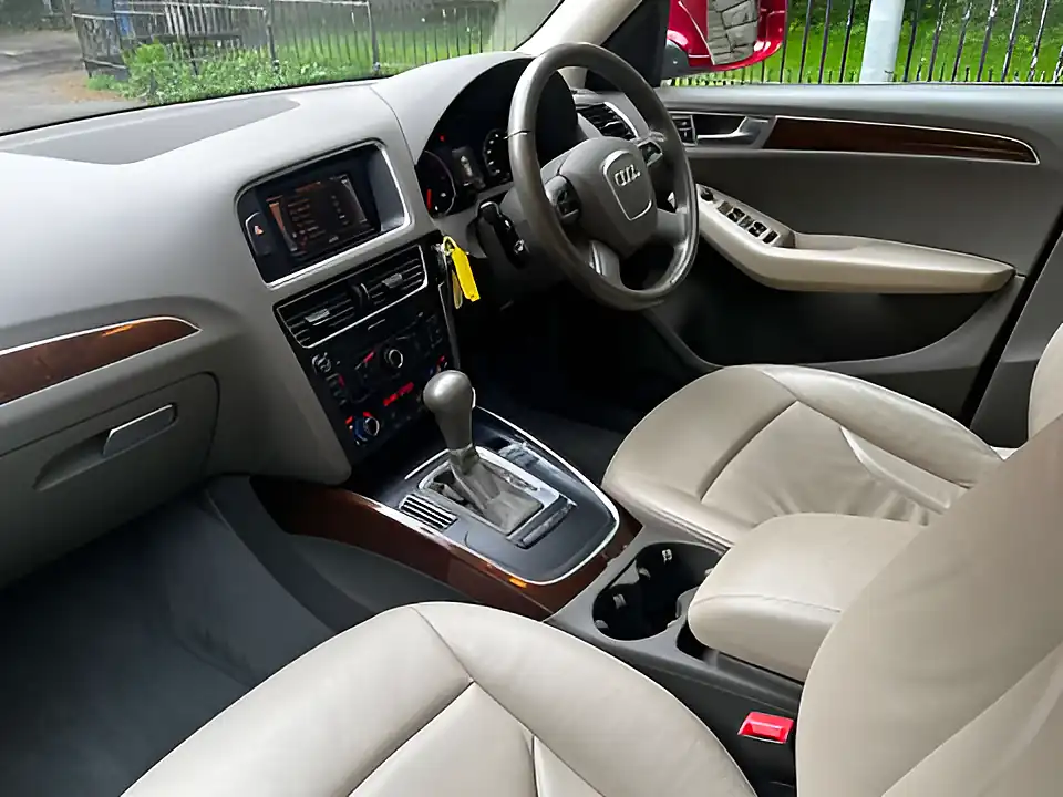 Used 2011 Audi Q5 Se Red - Interior and Exterior details 19