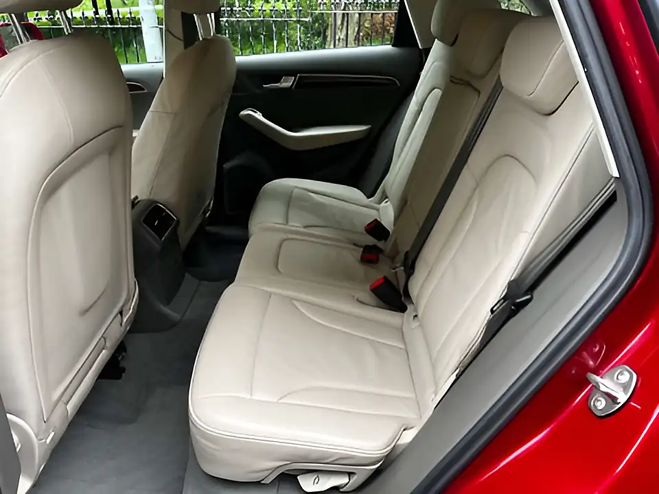 Used 2011 Audi Q5 Se Red - Interior and Exterior details 8