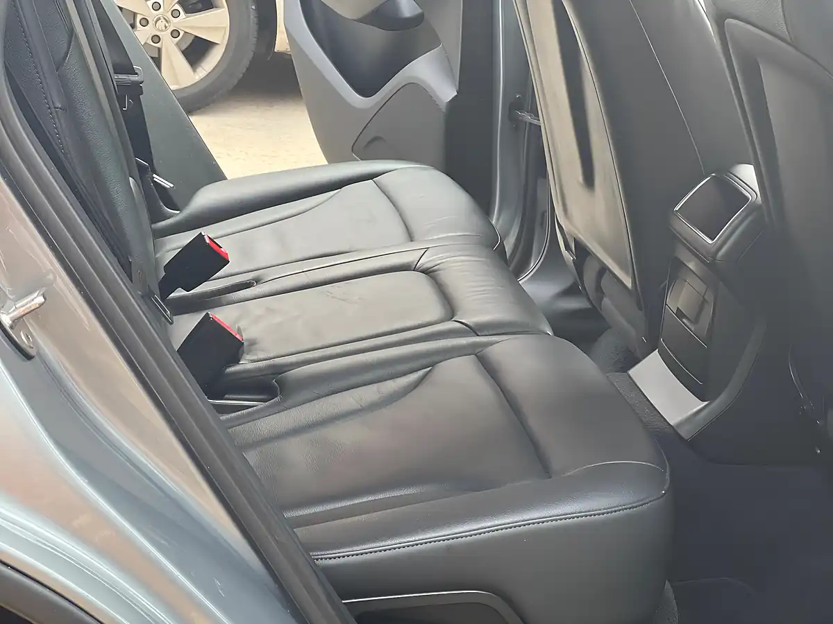 Used 2011 Audi Q5 Se S Tronic Quattro Grey - Interior and Exterior details 15