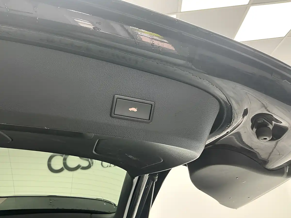Used 2011 Audi Q7 S Line Black - Interior and Exterior details 14
