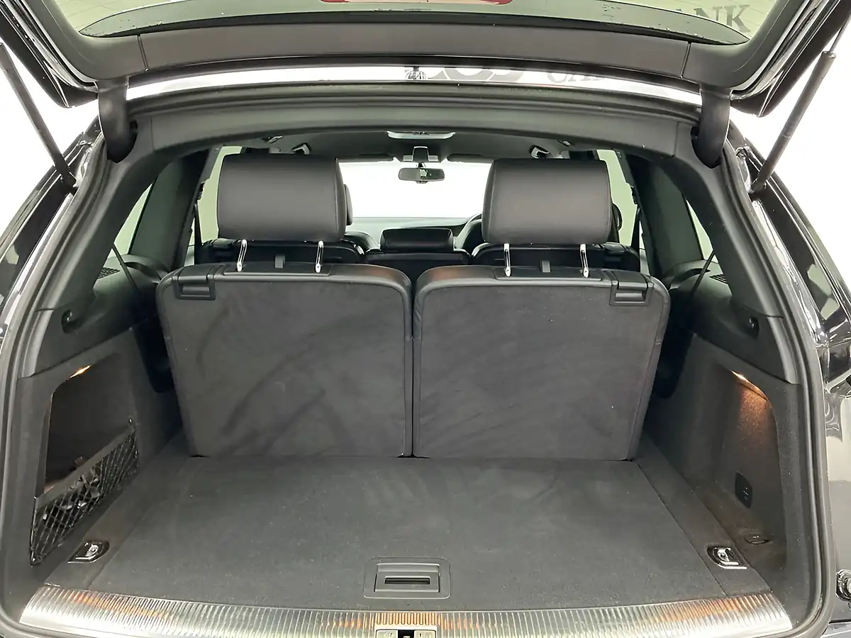 Used 2011 Audi Q7 S Line Black - Interior and Exterior details 15
