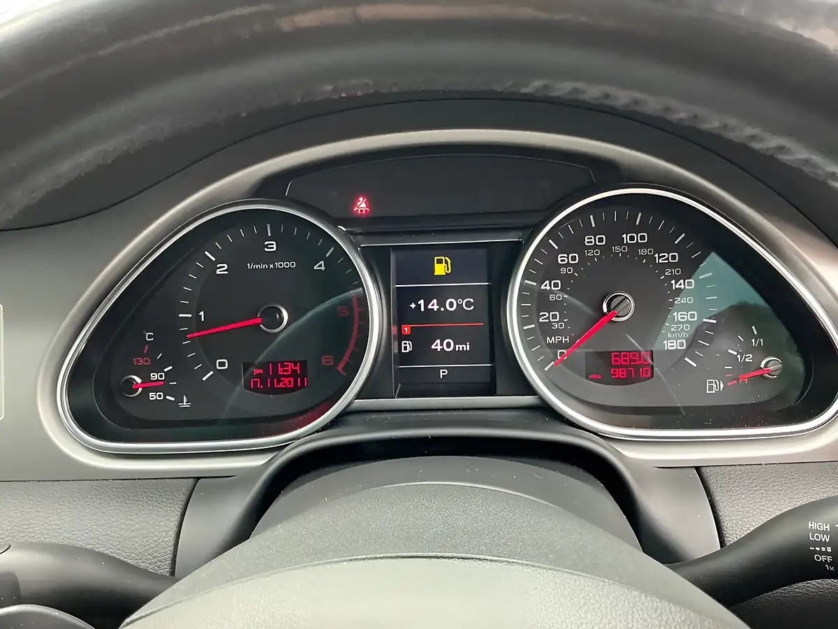 Used 2011 Audi Q7 S Line Black - Interior and Exterior details 9