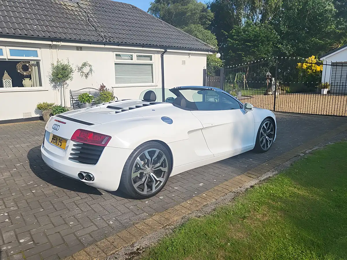 Used 2011 Audi R8 Spyder White - Interior and Exterior details 11
