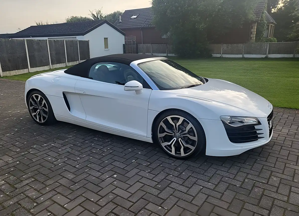 Used 2011 Audi R8 Spyder White - Interior and Exterior details 3