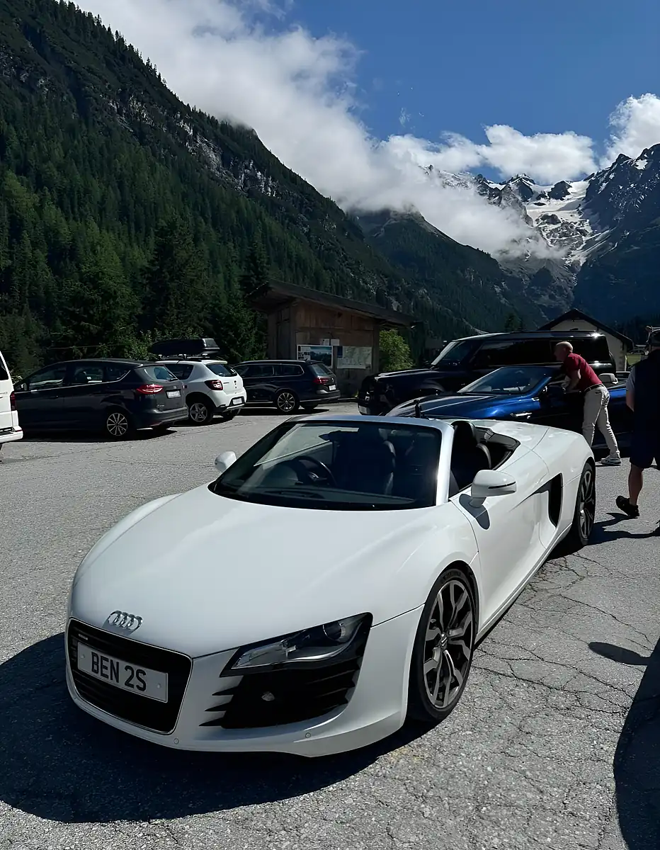 Used 2011 Audi R8 Spyder White - Interior and Exterior details 5
