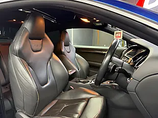Used 2011 Audi RS5 Coupe Sepang Crystal Blue - Interior and Exterior details 12