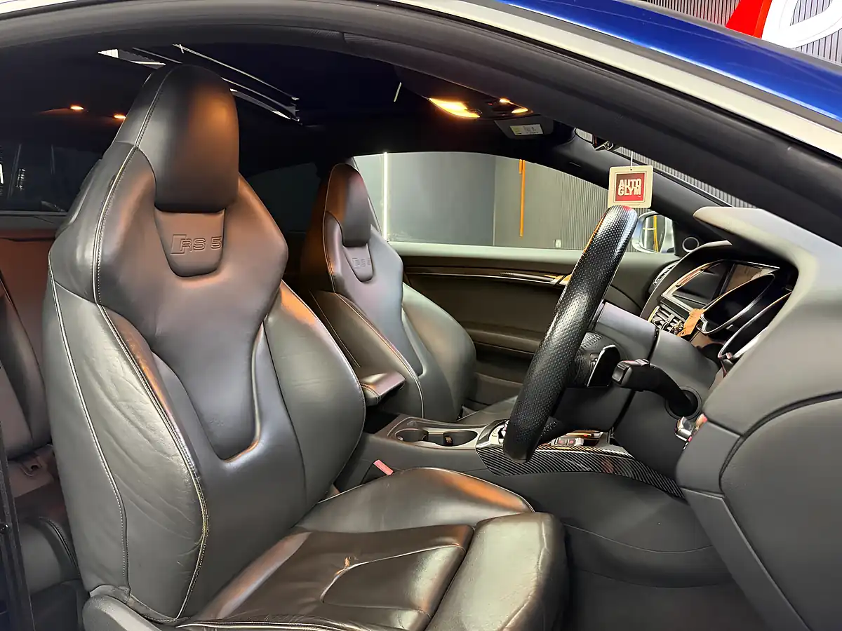 Used 2011 Audi RS5 Coupe Sepang Crystal Blue - Interior and Exterior details 12