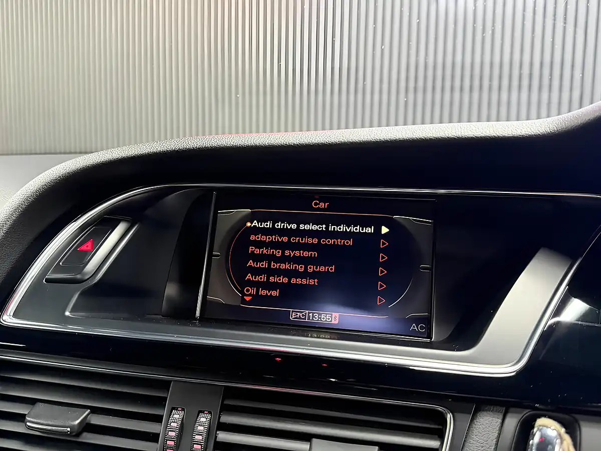 Used 2011 Audi RS5 Coupe Sepang Crystal Blue - Interior and Exterior details 16