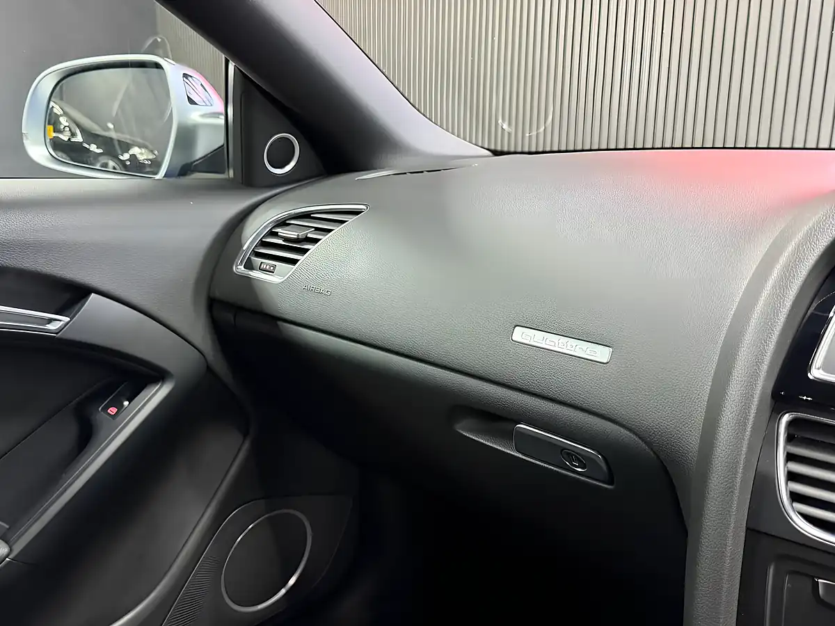 Used 2011 Audi RS5 Coupe Sepang Crystal Blue - Interior and Exterior details 20
