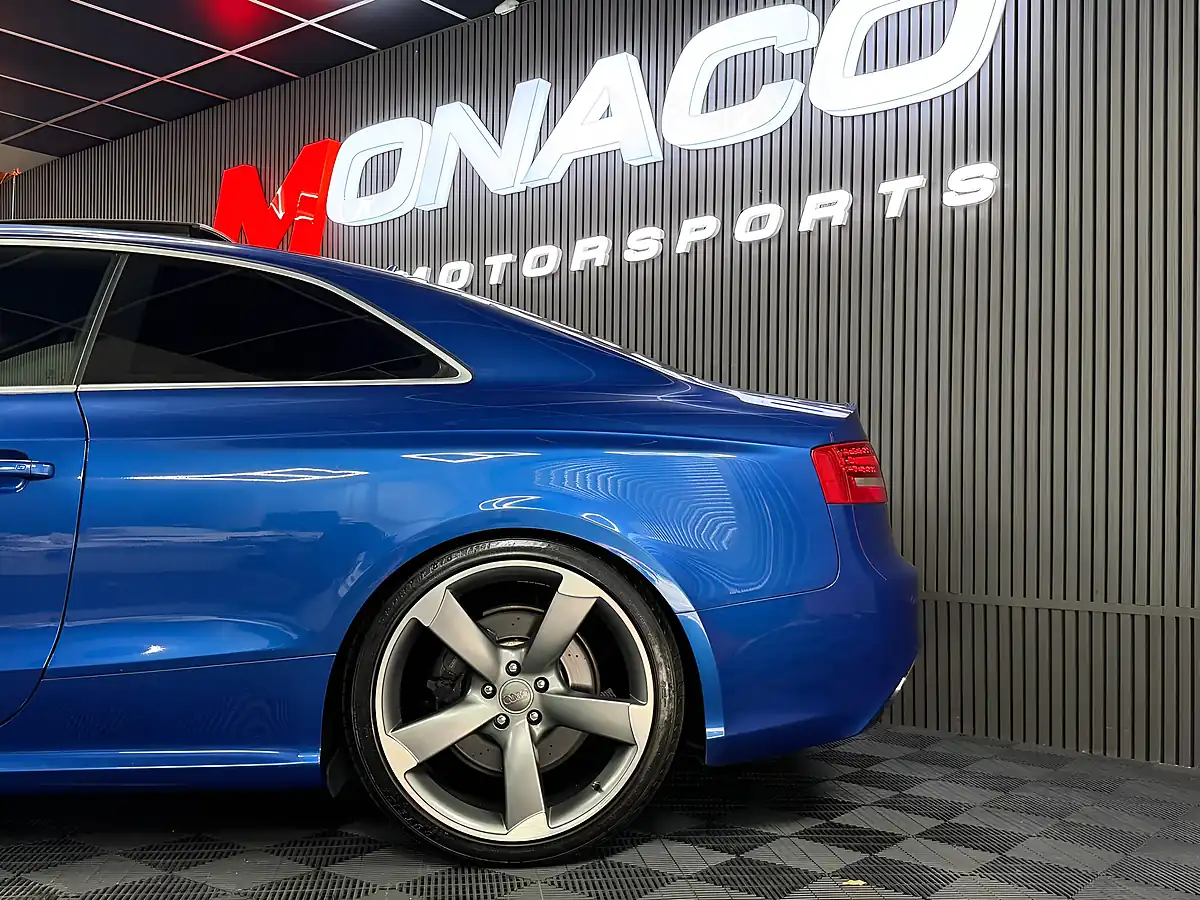 Used 2011 Audi RS5 Coupe Sepang Crystal Blue - Interior and Exterior details 4