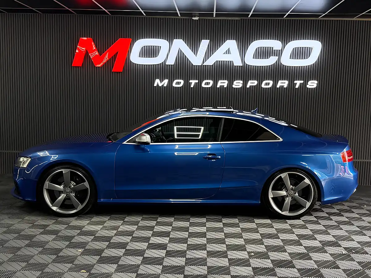 Used 2011 Audi RS5 Coupe Sepang Crystal Blue - Interior and Exterior details 8