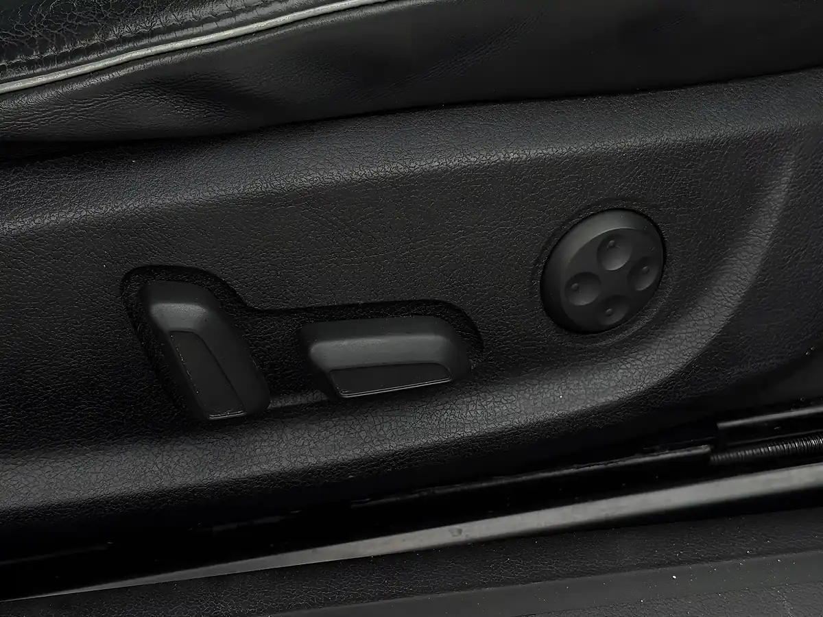 Used 2011 Audi RS5 Red - Interior and Exterior details 16