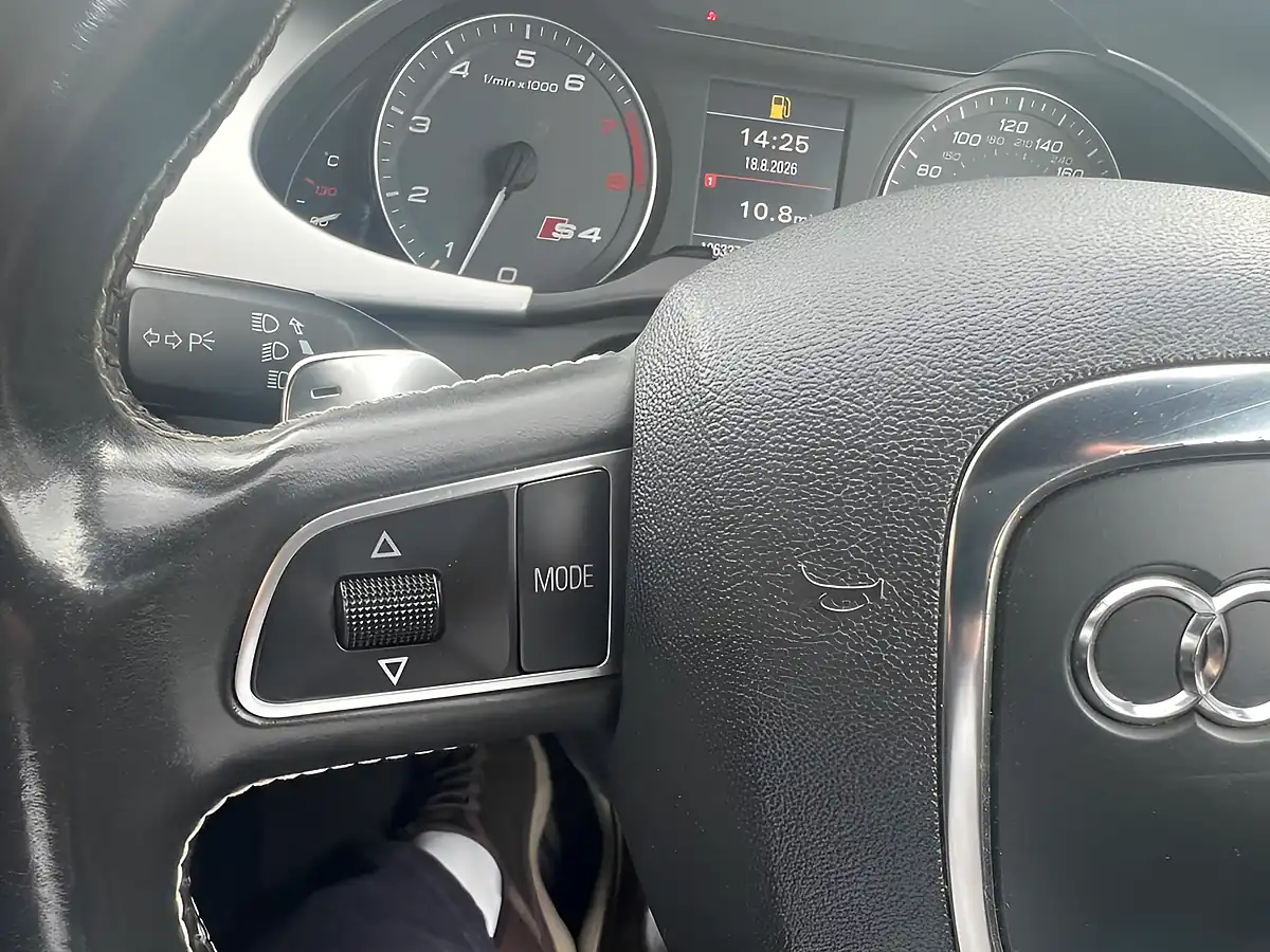 Used 2011 Audi S4 Avant Phantom Black - Interior and Exterior details 19