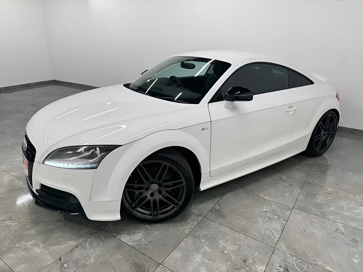 Used 2011 Audi Tt Black Edition White - Interior and Exterior details 4