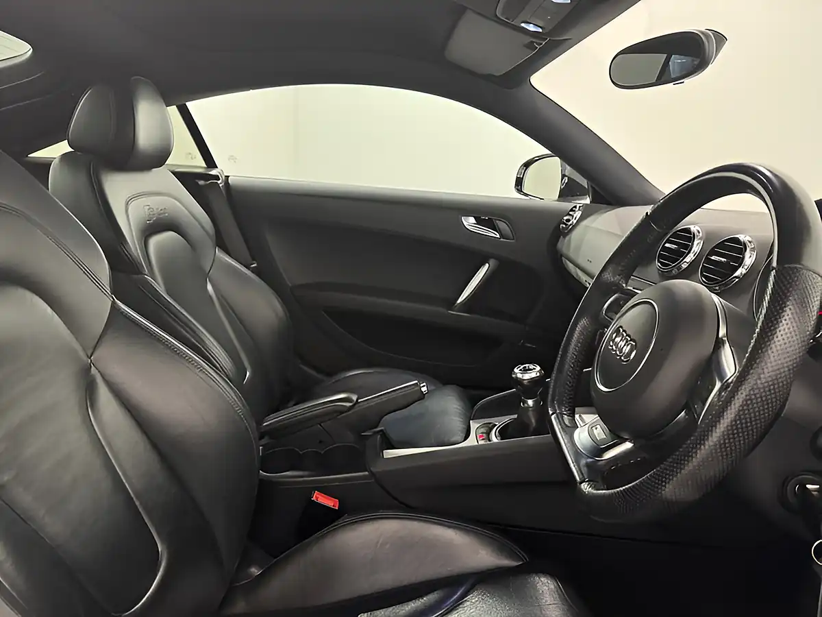 Used 2011 Audi Tt Black Edition White - Interior and Exterior details 9