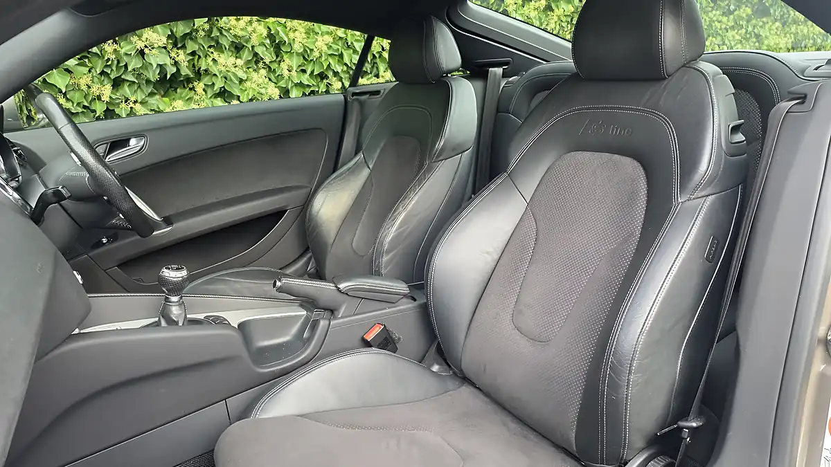 Used 2011 Audi Tt S-Line Dakota Grey Pearl - Interior and Exterior details 17