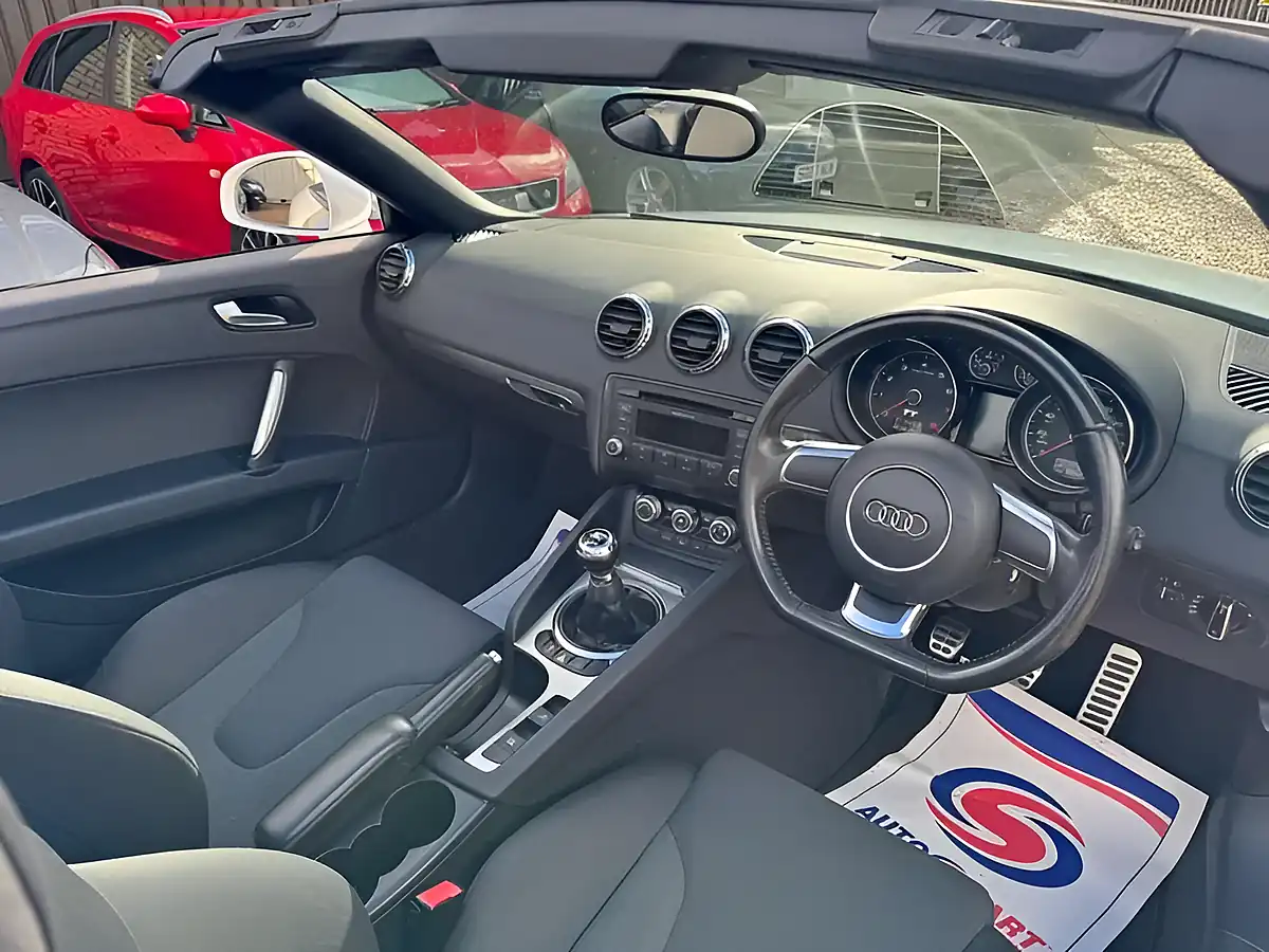 Used 2011 Audi Tt White - Interior and Exterior details 14