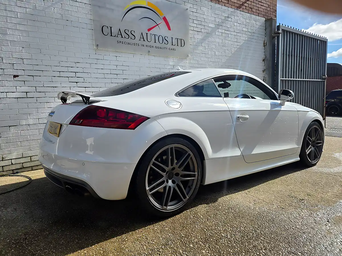 Used 2011 Audi Tts Black Edition White - Interior and Exterior details 10