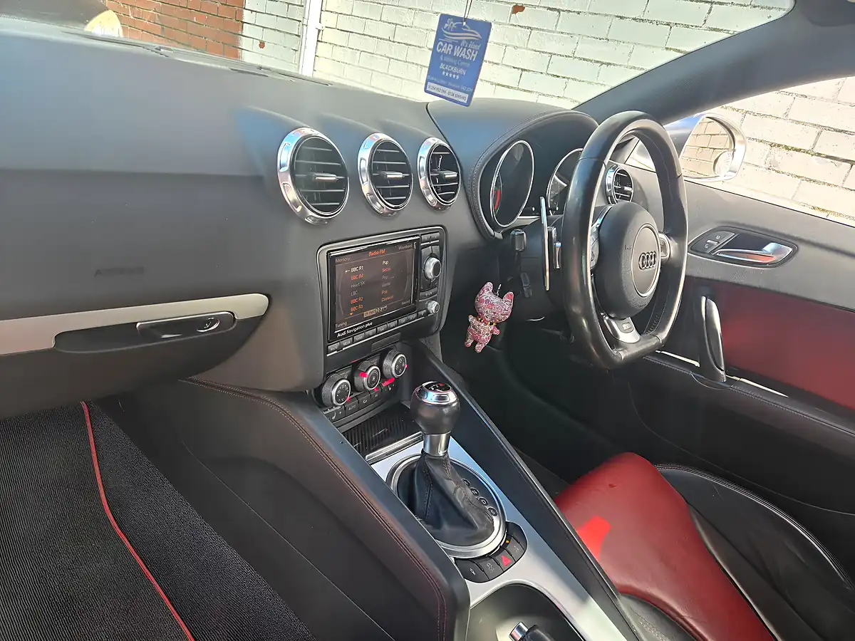 Used 2011 Audi Tts Black Edition White - Interior and Exterior details 11