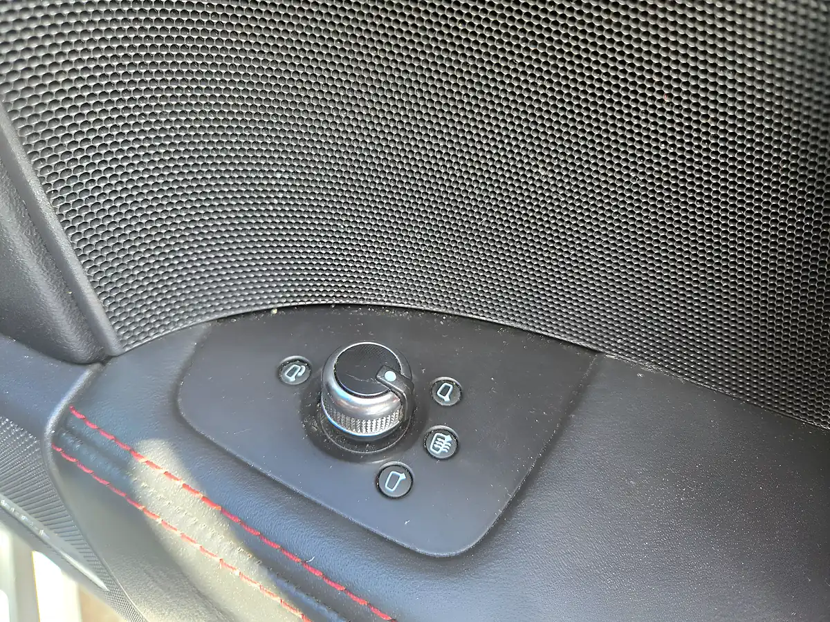 Used 2011 Audi Tts Black Edition White - Interior and Exterior details 18