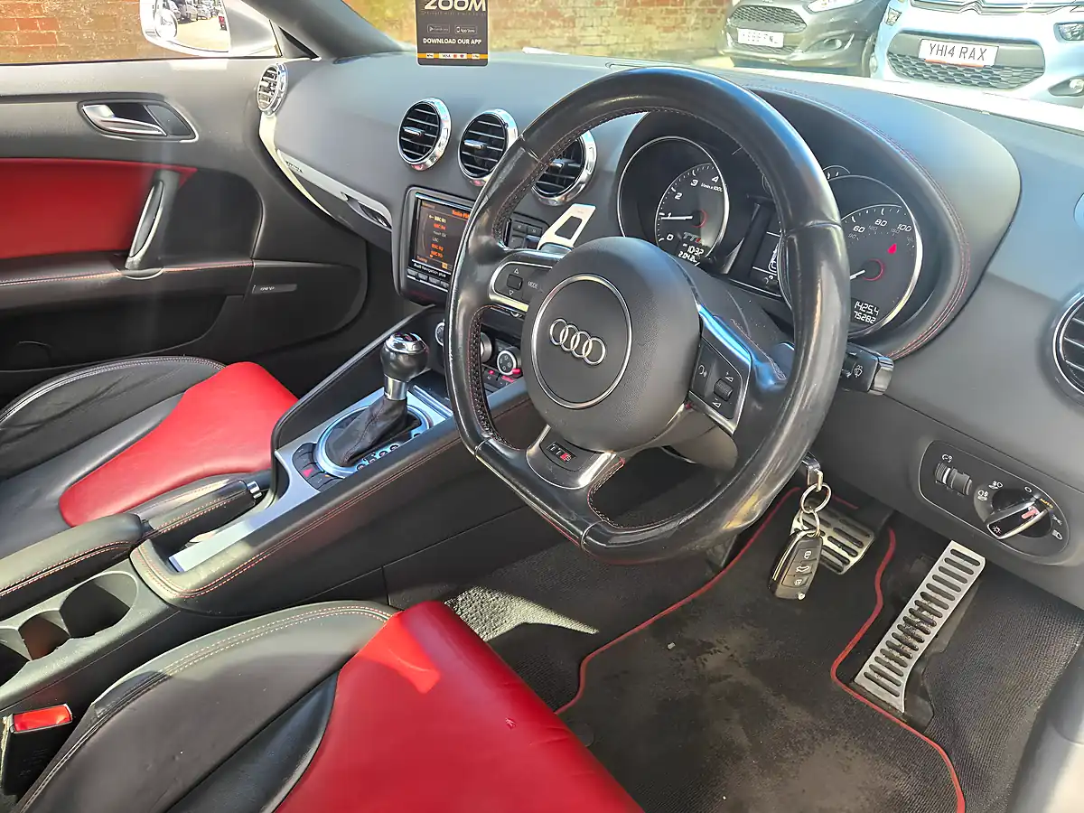 Used 2011 Audi Tts Black Edition White - Interior and Exterior details 3