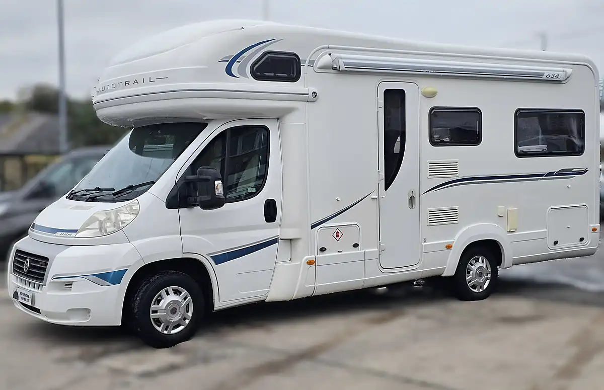 Used 2011 Auto-Trail Apache 634 4 Berth White - Interior and Exterior details 5