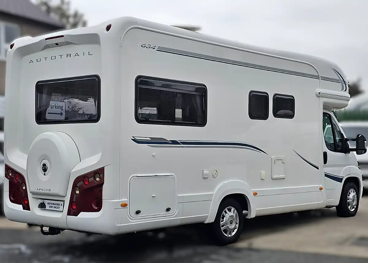 Used 2011 Auto-Trail Apache 634 4 Berth White - Interior and Exterior details 7