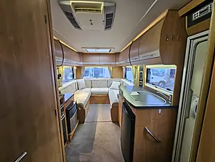 Used 2011 Auto-Trail Apache 634 4 Berth White - Interior and Exterior details 8