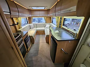 Used 2011 Auto-Trail Apache 634 4 Berth White - Interior and Exterior details 9
