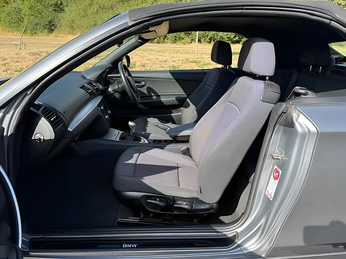 Used 2011 BMW 1 Series Se Grey - Interior and Exterior details 12