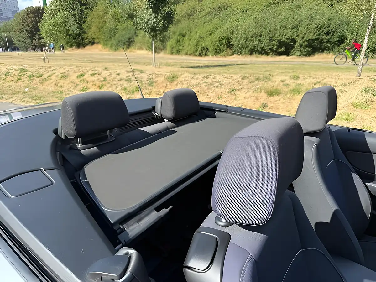 Used 2011 BMW 1 Series Se Grey - Interior and Exterior details 18
