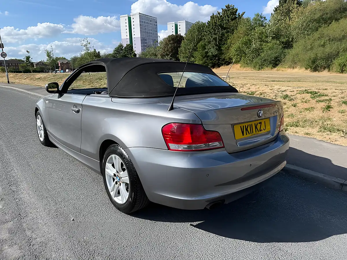 Used 2011 BMW 1 Series Se Grey - Interior and Exterior details 9