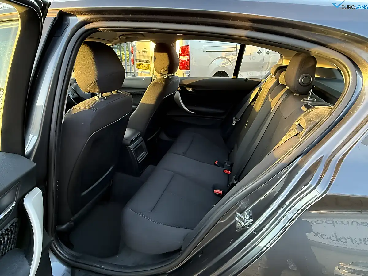 Used 2011 BMW 1 Series Se Mineral Grey - Interior and Exterior details 6