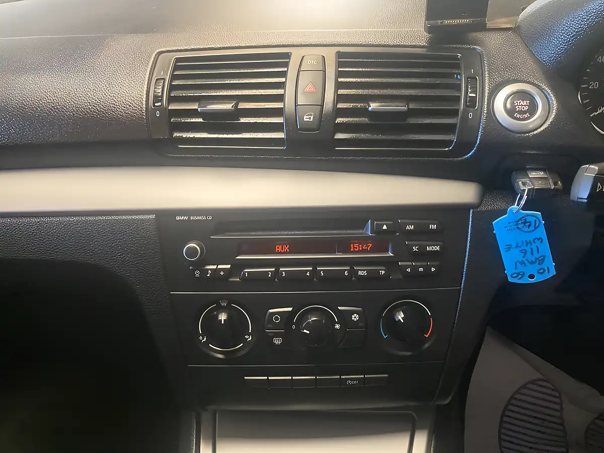 Used 2011 BMW 1 Series Sport White - Interior and Exterior details 5