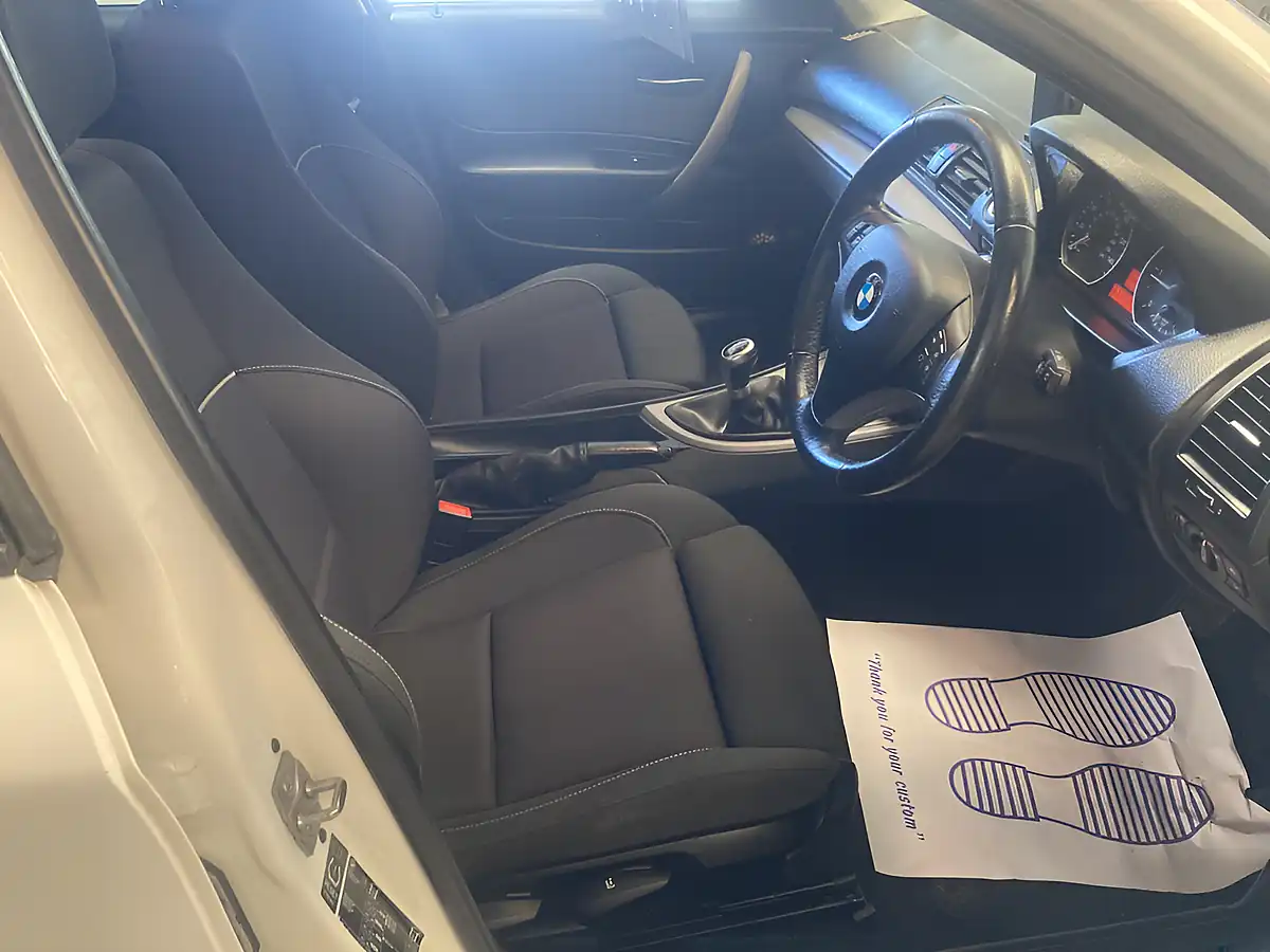 Used 2011 BMW 1 Series Sport White - Interior and Exterior details 6
