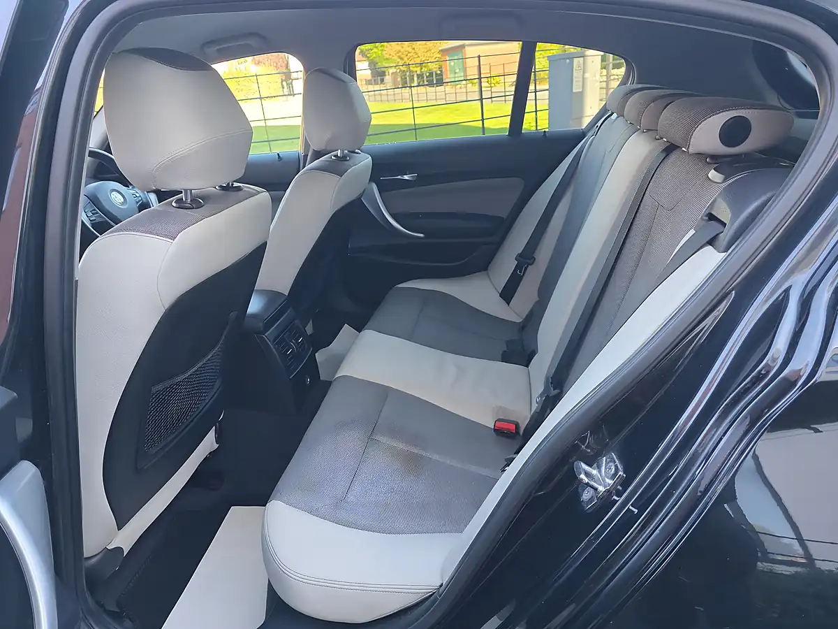 Used 2011 BMW 1 Series Urban Black - Interior and Exterior details 10