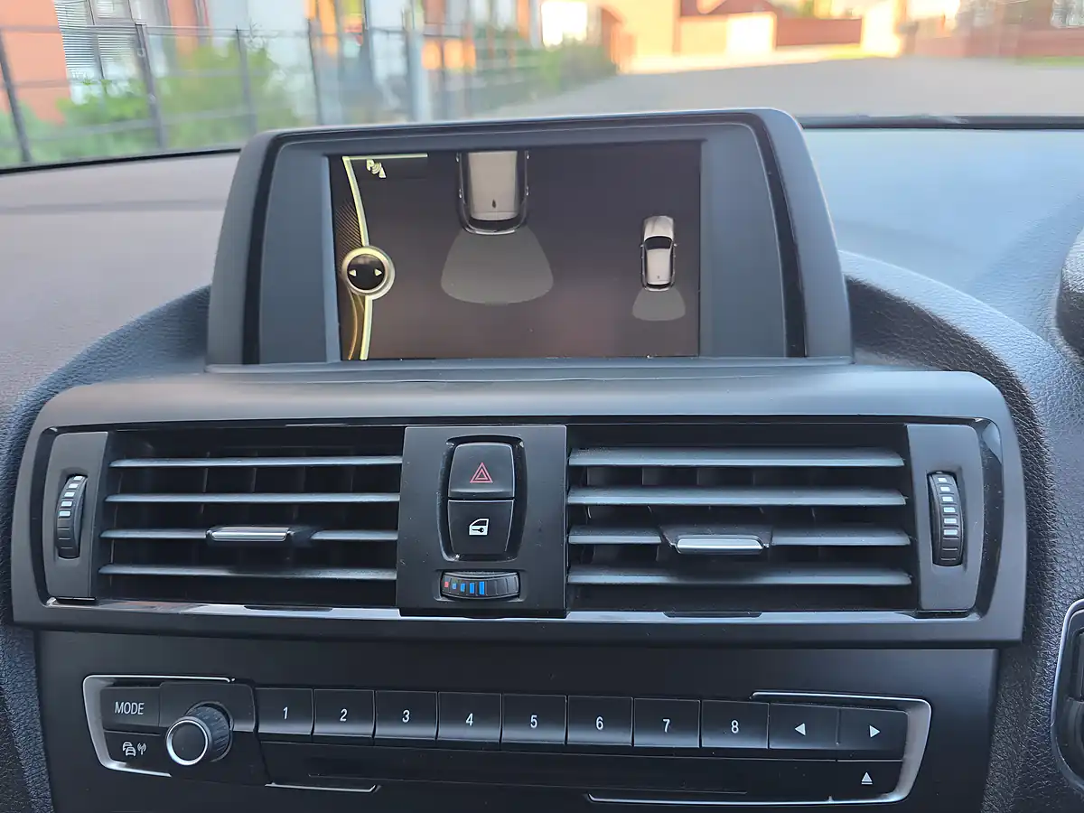 Used 2011 BMW 1 Series Urban Black - Interior and Exterior details 14