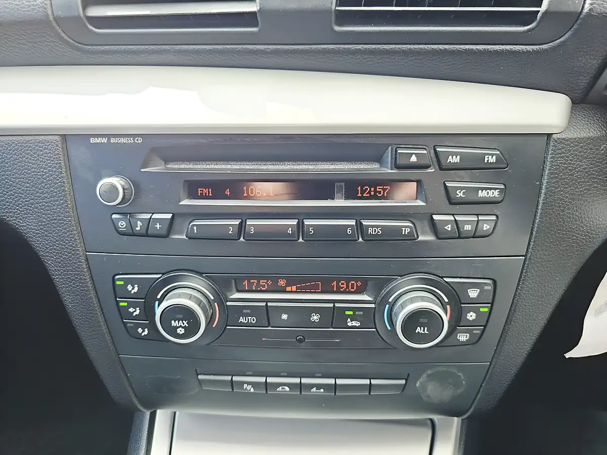 Used 2011 BMW 118i Se Step Blue - Interior and Exterior details 12