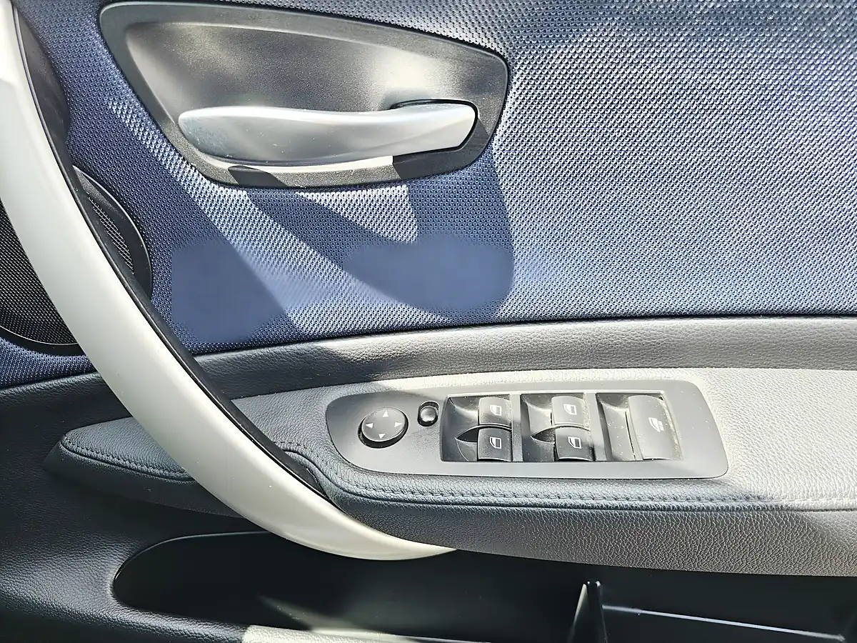 Used 2011 BMW 118i Se Step Blue - Interior and Exterior details 15