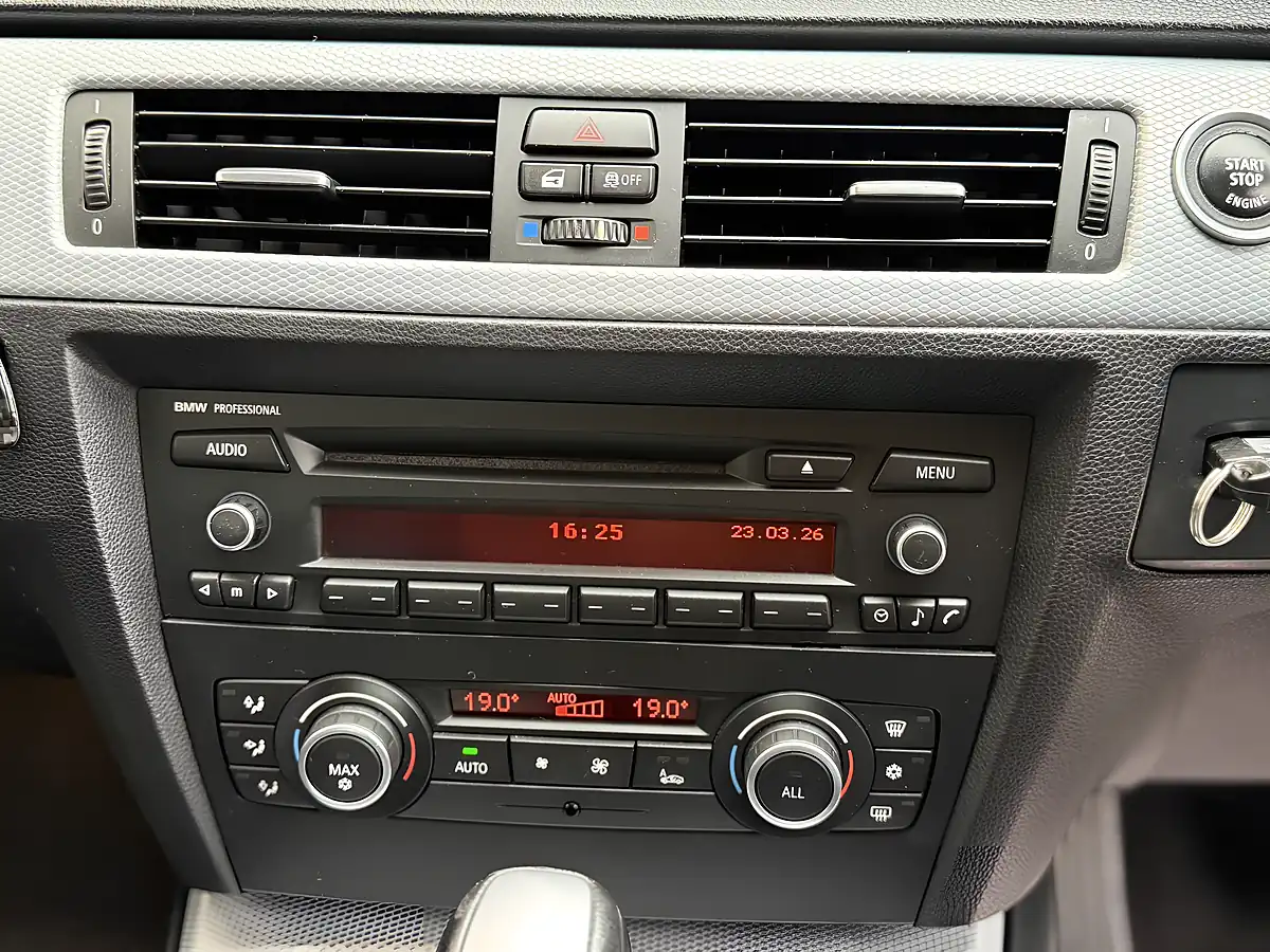 Used 2011 BMW 3 Series M Sport Le Mans Blue - Interior and Exterior details 14