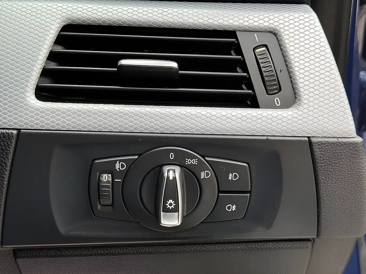 Used 2011 BMW 3 Series M Sport Le Mans Blue - Interior and Exterior details 17