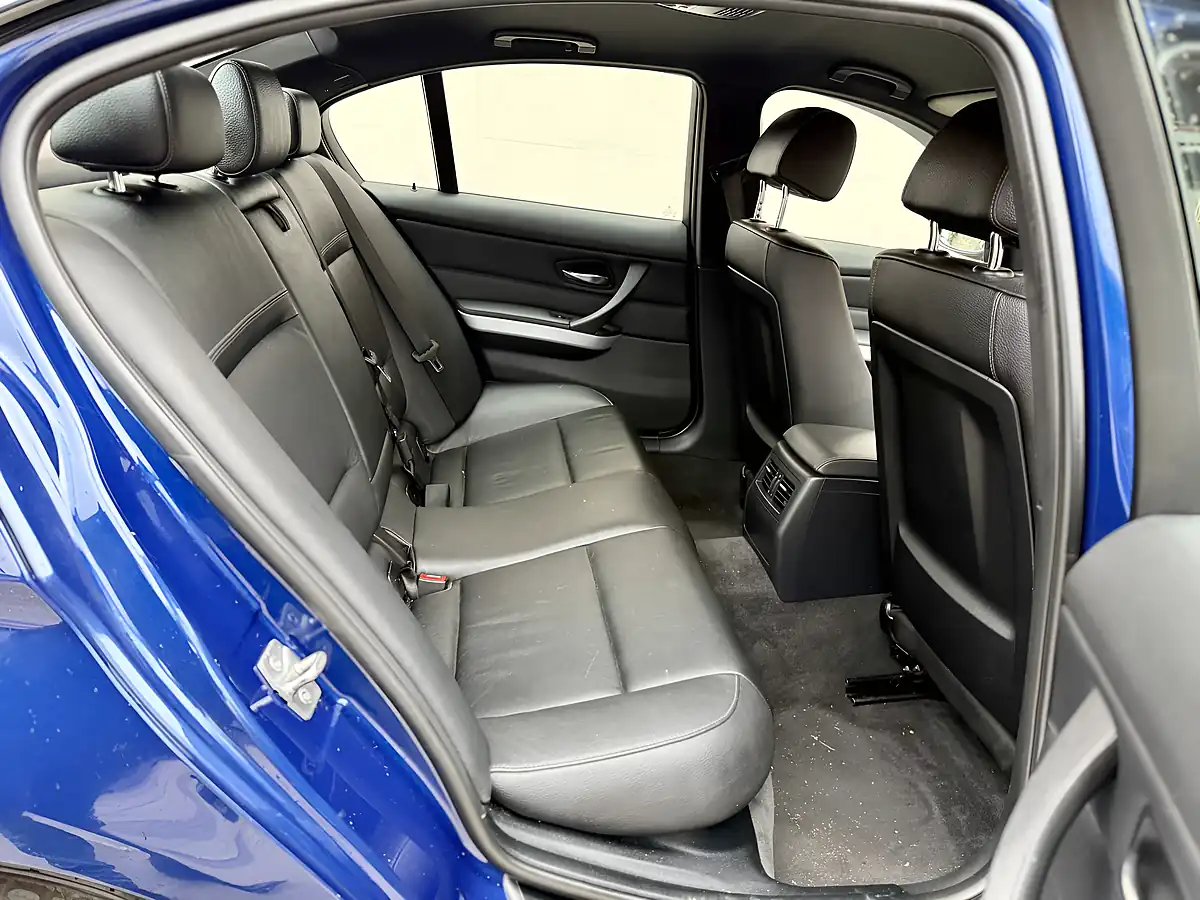 Used 2011 BMW 3 Series M Sport Le Mans Blue - Interior and Exterior details 9