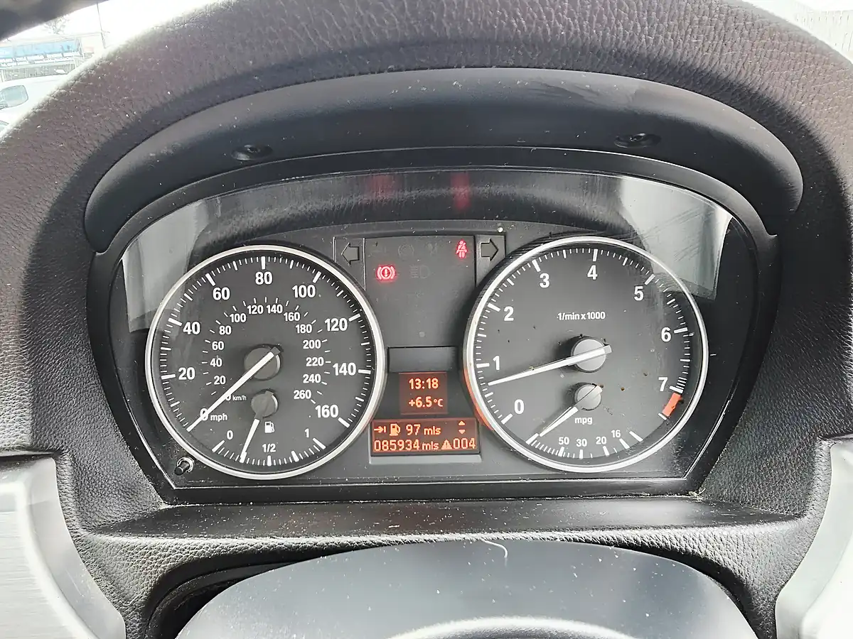 Used 2011 BMW 3 Series M Sport White - Interior and Exterior details 11