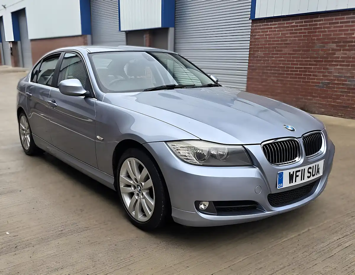 Used 2011 BMW 3 Series Se Blue - Front View