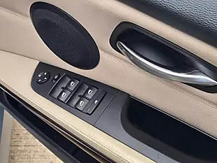 Used 2011 BMW 3 Series Se Blue - Interior and Exterior details 16
