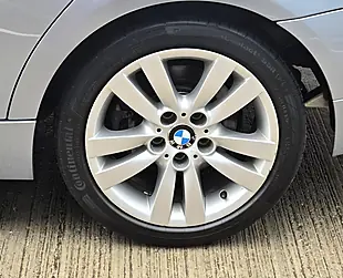 Used 2011 BMW 3 Series Se Blue - Interior and Exterior details 17