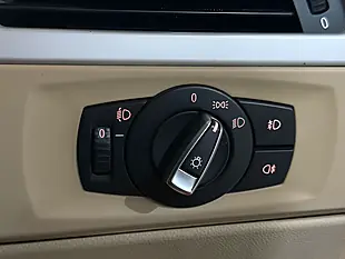 Used 2011 BMW 3 Series Se Blue - Interior and Exterior details 16