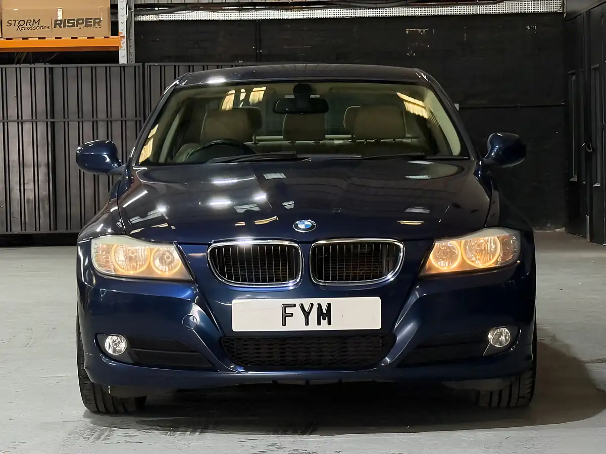Used 2011 BMW 3 Series Se Blue - Interior and Exterior details 7